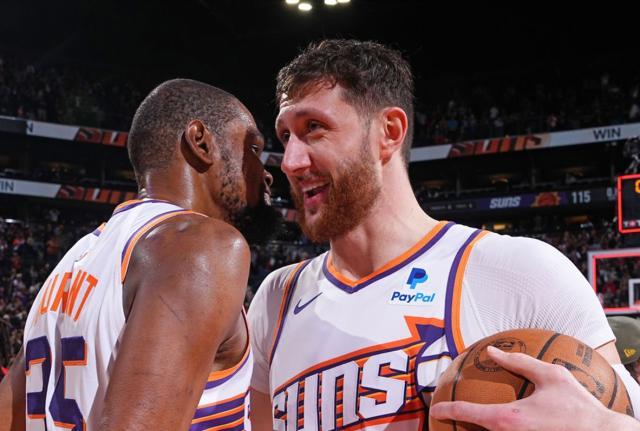 bob半岛体育官网-太阳动荡！努尔基奇上货架被雪藏，用艾顿换他亏惨？