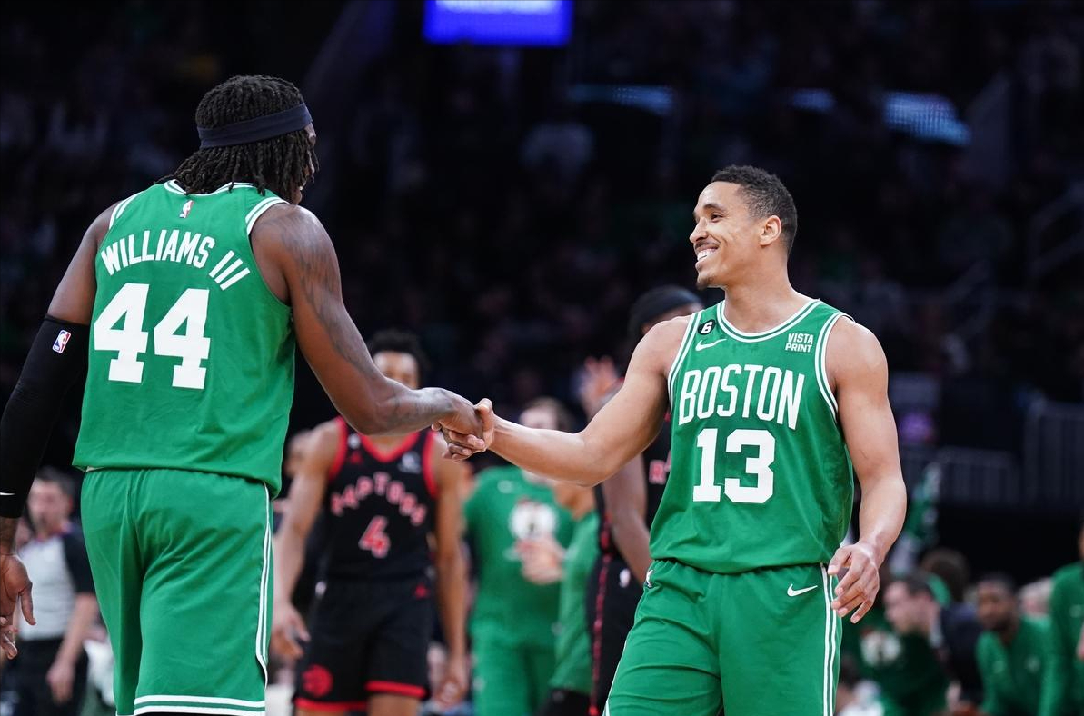 超六底薪签约尼克斯,勇士被小库坑惨,西帝距离退役又近一步