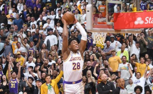 1682245920144061778.jpg bob半岛体育官方网站-3战轰65分!八村垒变湖人最稳替补 佩总妙手纠错