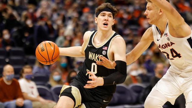 1655718279194049482.jpg bob半岛体育-28顺位选择众多 这位大三侧翼为何能吸引勇士?