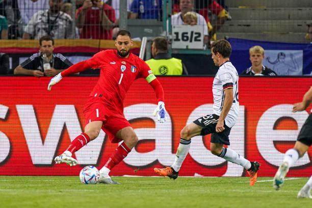 bob半岛体育-【夜读】前4轮0进球积0分，广州未输够…