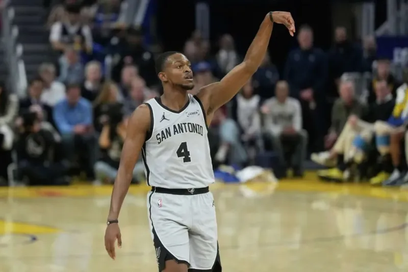 bob半岛体育平台-马刺二当家！本赛季的福克斯，什么水平？