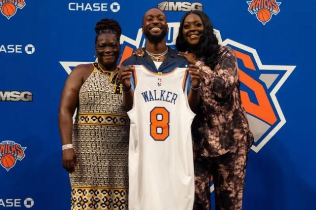 bob半岛体育平台-休赛期10大签约 沃克赴尼克斯上榜 第一竟是他？