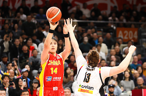 bob半岛体育官网-10分险胜！17+5+4女神爆发，宫鲁鸣变阵显奇效，1人最应该被放弃